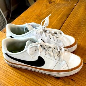 Nike Court Legacy Size 8.5